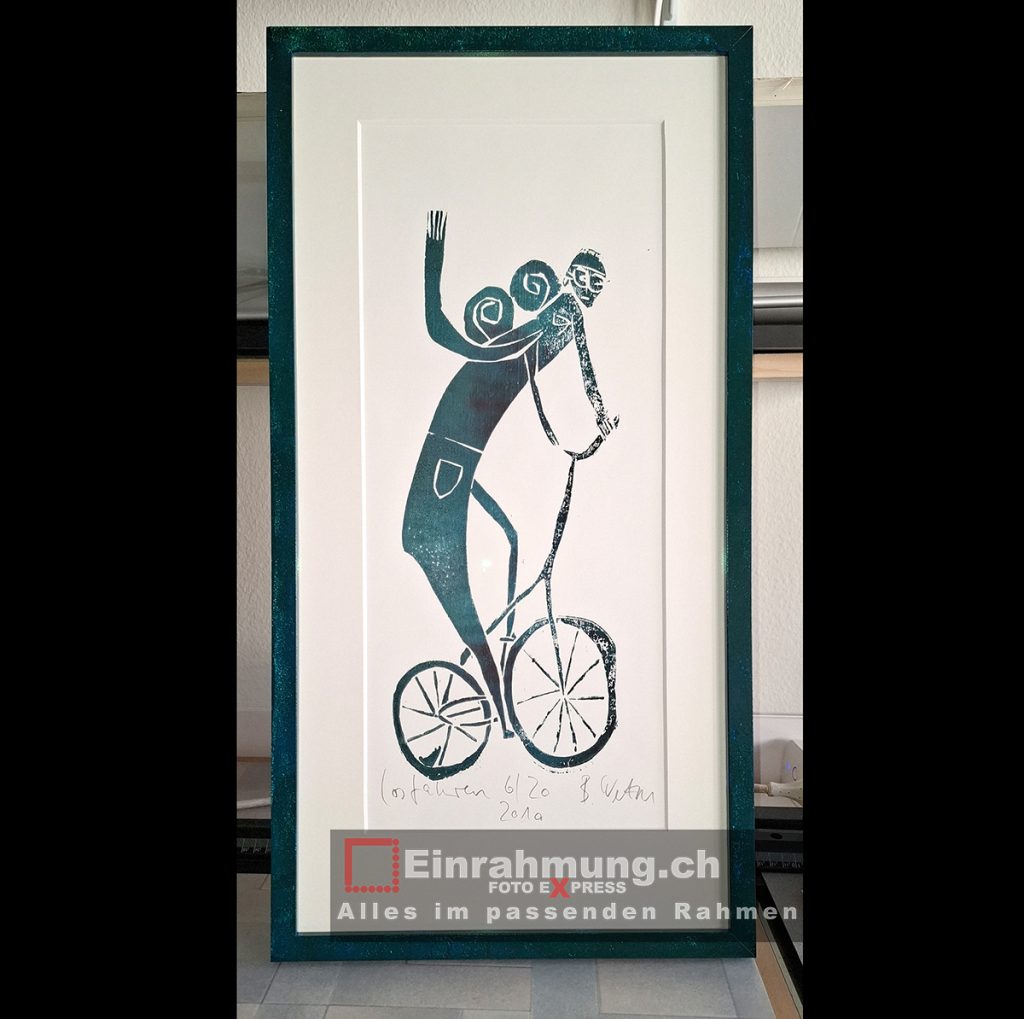 Rahmen farblich an Bild angepasst_ Velofahrer-mit UV70 Glas