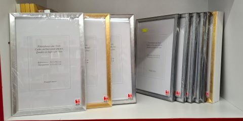 20250211_112243 Fotorahmen Auswahl grösse 20x30cm Foto-Express Adliswil