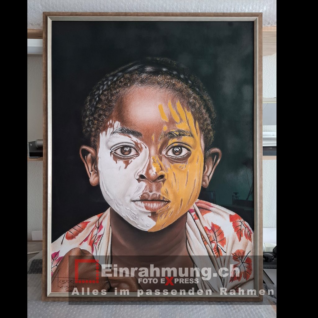 Einrahmung Rahmen Holz mit Sileberkante auf Hellbraun Mit UV70 Museumsglas